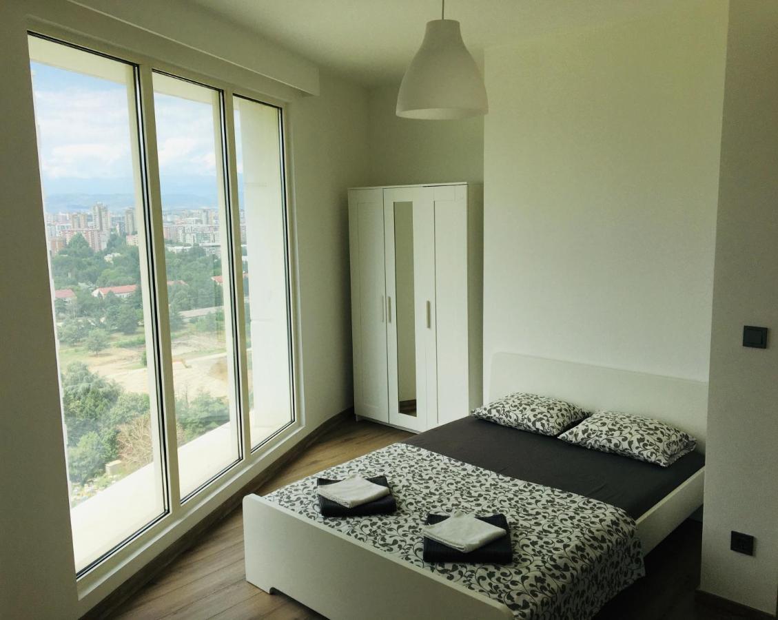 Mdm Sky Apartments Skopje Exteriör bild
